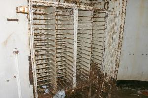 Ligne Maginot - SOETRICH - A11 - (Ouvrage d'artillerie) - Bloc 5
Etage supérieur - La tourelle de 75 mm, les casiers à munitions au pied de la tourelle destinés au premiers coups