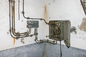 Ligne Maginot - SOETRICH - A11 - (Ouvrage d'artillerie) - Bloc 5
Pied du bloc, Système de télé-commande de la ventilation du bloc.