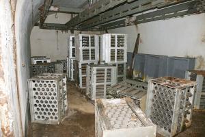 Ligne Maginot - SOETRICH - A11 - (Ouvrage d'artillerie) - Bloc 5
Dessous du bloc - Magasin M2
L'une des alvéoles de stockage des munitions avec les casiers pour obus de 75 mm