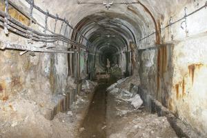 Ligne Maginot - SOETRICH - A11 - (Ouvrage d'artillerie) - Galeries de l'ouvrage
Les parements d'une grande partie des galeries et des locaux de l'ouvrage sont en train de se déliter du fait de la nature du terrain dans lequel celui ci a été construit. A terme il se repliera sur lui même
