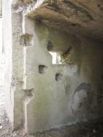 Ligne Maginot - HAUTE DIGUE 3 - (Blockhaus pour arme infanterie) - Créneau gauche de défense rapprochée de l'entrée