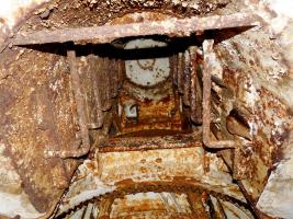 Ligne Maginot - HOCHWALD - (Ouvrage d'artillerie) - Bloc 2
Tourelle de mortiers 81 mm
L'accès à l'avant cuirasse