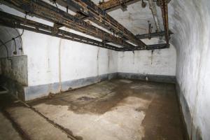 Ligne Maginot - HOCHWALD - (Ouvrage d'artillerie) - Bloc 12
Magasin M2 au pied du bloc
