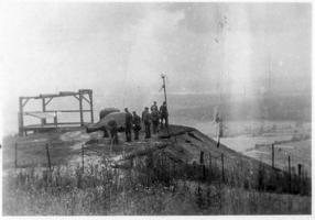 Ligne Maginot - HOCHWALD C6 - (Casemate d'infanterie) - La C6 durant l'occupation. 
Noter la sirène et les aménagements allemands