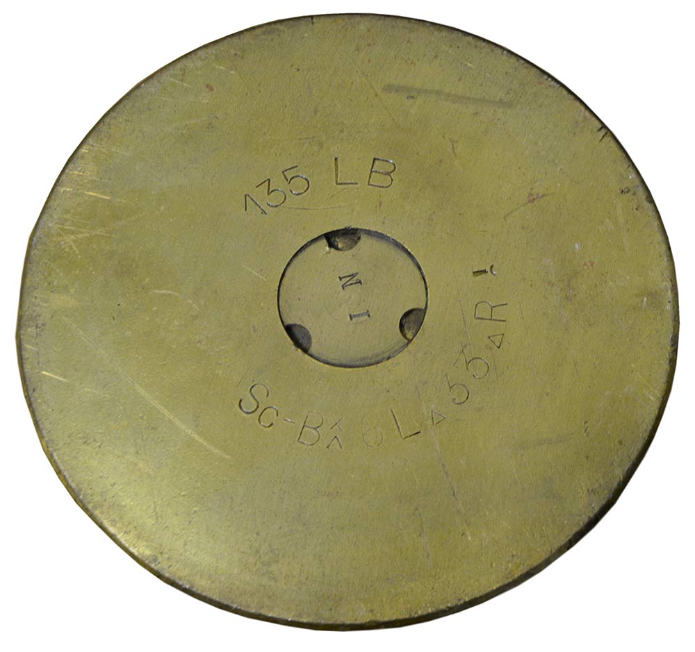 Ligne Maginot - Munition pour lance bombe  de 135 - Douille mle 1932 - Douille mle 1932 spécifique à la munition pour le lance bombe de 135 mm
Marquage du culot