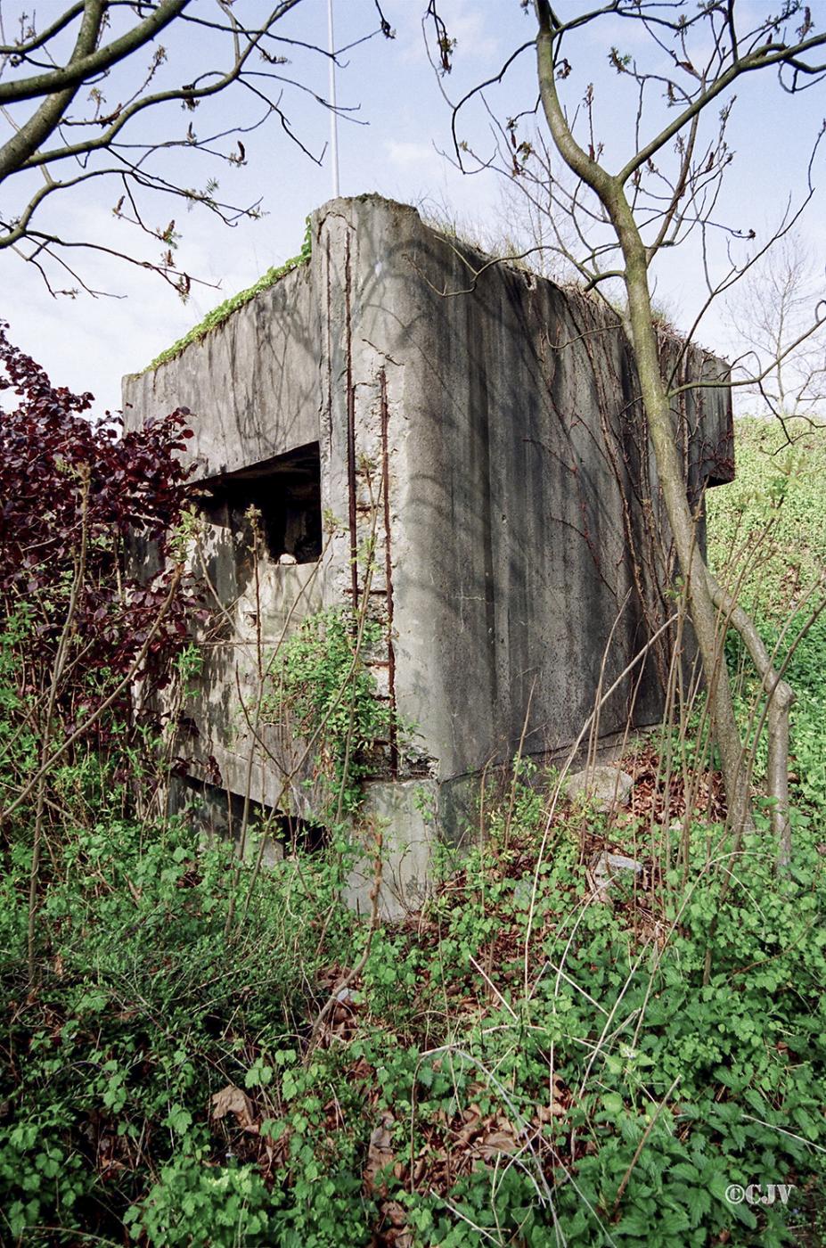 Ligne Maginot - 415D - PORT DU RHIN CENTRE 3 - (Blockhaus pour arme infanterie) - Créneaux sud-est - Caspar Vermeulen