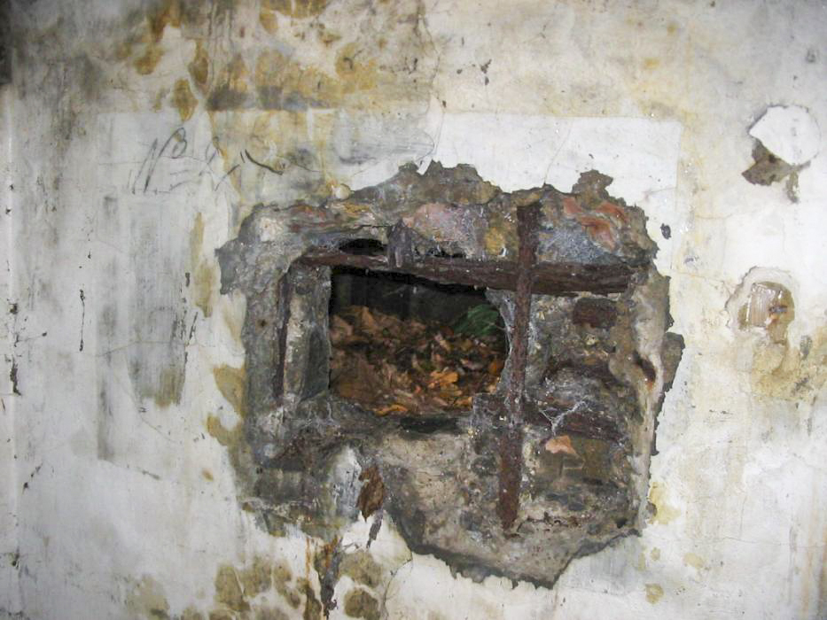 Ligne Maginot - 420C - DAVOUST (I° / 172° RIF) - (PC de Quartier) - Embrasure ouest - Antoine SCHOEN