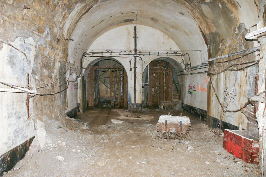 Ligne Maginot - SOETRICH - A11 - (Ouvrage d'artillerie) - Le bas de l'entrée munitions - ZEIG Marc