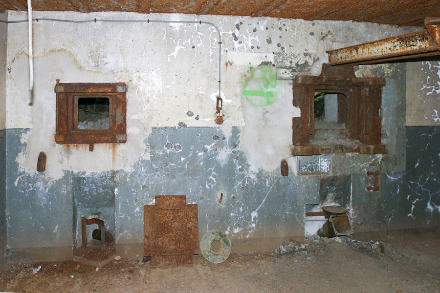 Ligne Maginot - SOETRICH - A11 - (Ouvrage d'artillerie) - Bloc 3
Etage supérieur, la casemate pour mitrailleuses et canon antichar - ZEIG Marc