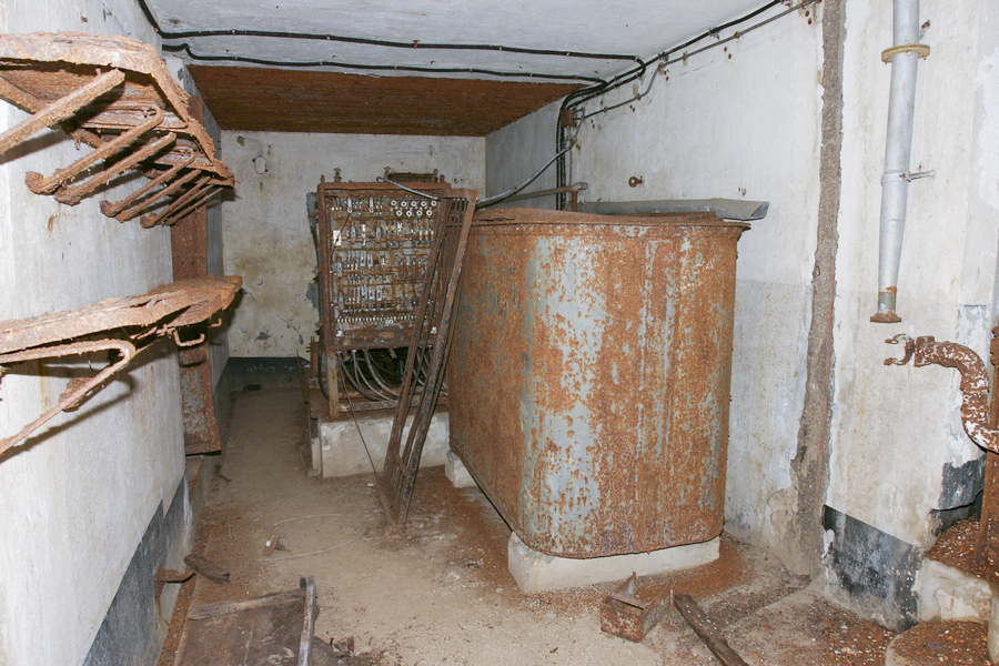 Ligne Maginot - SOETRICH - A11 - (Ouvrage d'artillerie) - Bloc 3
Etage supérieur, la réserve d'eau du bloc - ZEIG Marc