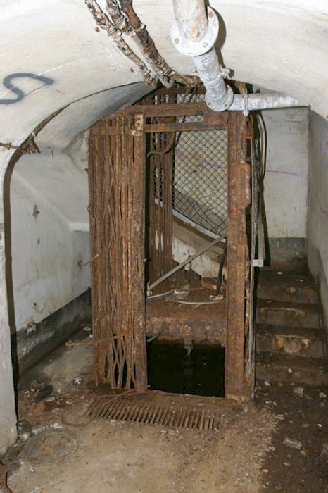 Ligne Maginot - SOETRICH - A11 - (Ouvrage d'artillerie) - Bloc 3
Le bas du bloc, le monte-charge - ZEIG Marc