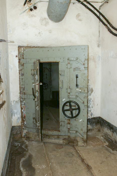 Ligne Maginot - SOETRICH - A11 - (Ouvrage d'artillerie) - Bloc 5
Le sas donnant accès au bloc, coté bloc - ZEIG Marc