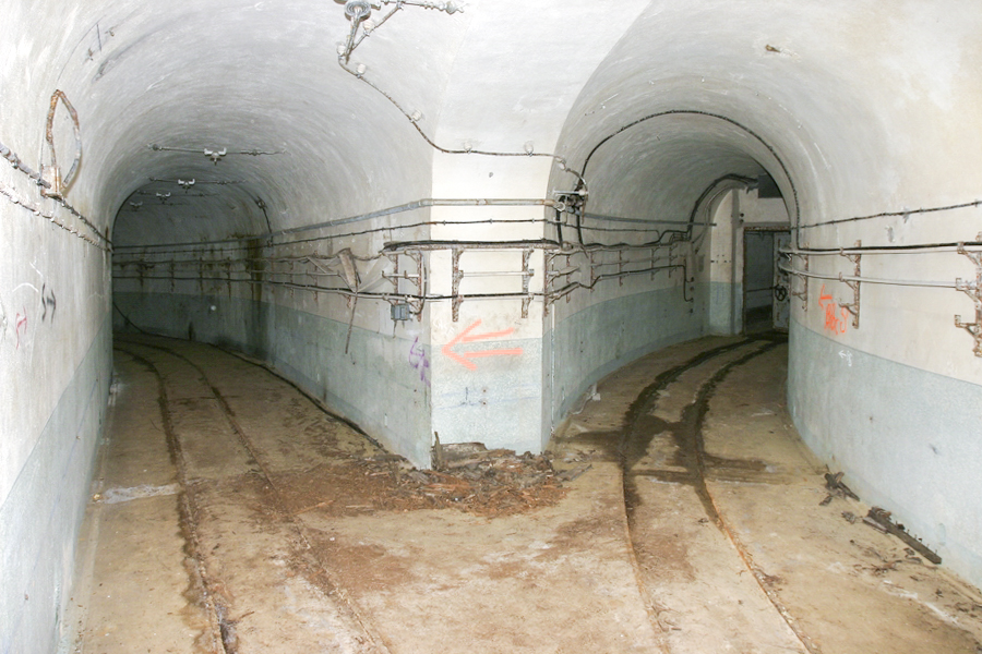 Ligne Maginot - SOETRICH - A11 - (Ouvrage d'artillerie) - Bloc 5
Le croisement de galerie donnant accès au bloc - ZEIG Marc