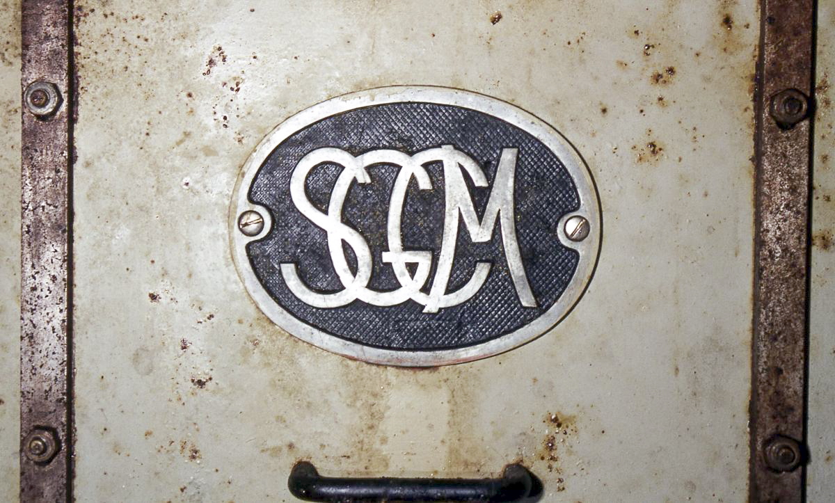 Ligne Maginot - SOETRICH - A11 - (Ouvrage d'artillerie) - L'usine électrique
Plaque moteur
Début des années 1980 - Dominique KEMMEL