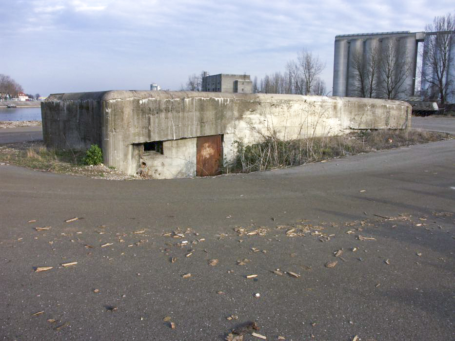 Ligne Maginot - Blockhaus de la Minoterie - Vue coté Sud - LAMBERT Pascal