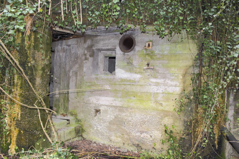 Ligne Maginot - BAUERNGRUNDWASSER - (Blockhaus pour arme infanterie) - L'entrée défendu par un créneau FM - Les Gardiens du Rhin