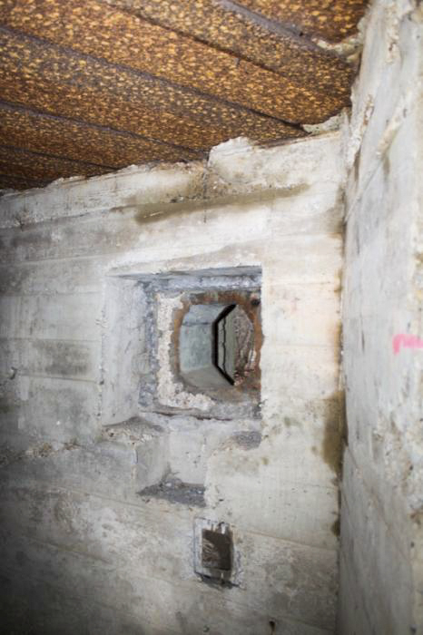 Ligne Maginot - BLAUELSAND - (Casemate d'infanterie - Simple) - deuxième chambre de tir, créneau FM  - Les Gardiens du Rhin