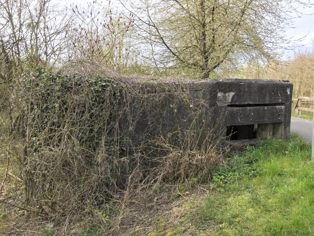 Ligne Maginot - ECLUSE 83 1 - (Blockhaus pour canon) - Créneau de droite - A. SCHOEN