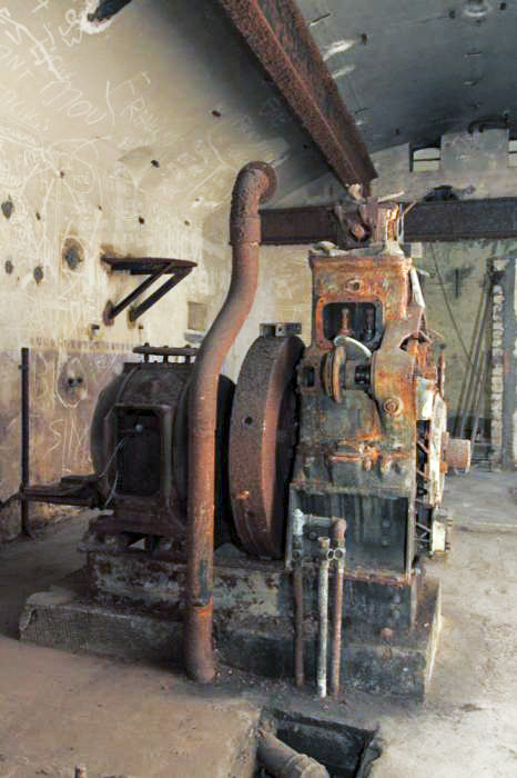 Ligne Maginot - FORT DUCROT - (PC de Secteur) - Le dernier moteur SUPDI restant - Les Gardiens du Rhin