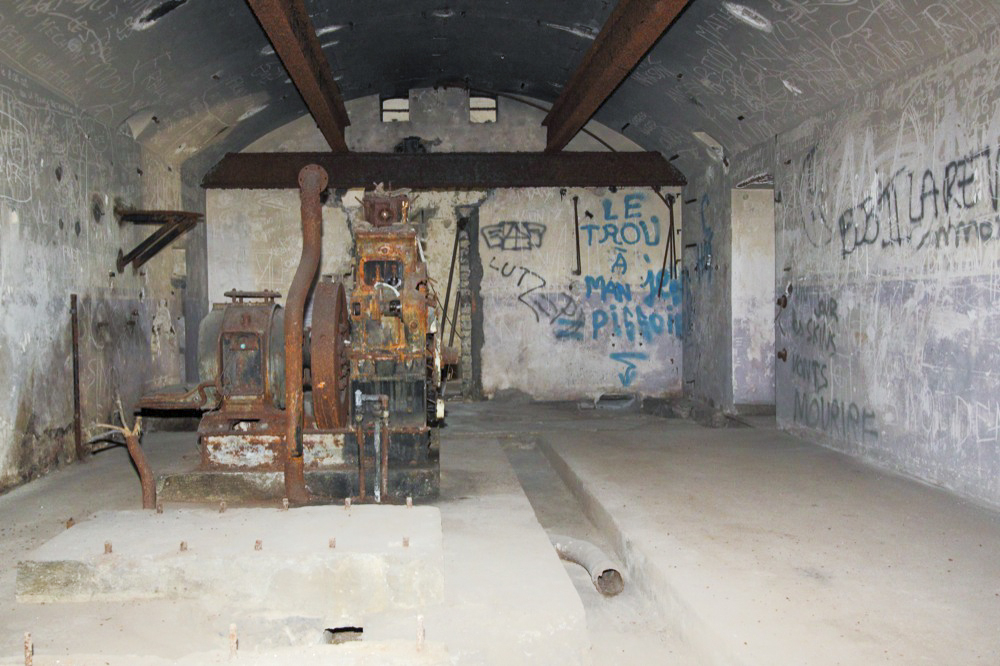 Ligne Maginot - FORT DUCROT - (PC de Secteur) - L'usine électrique installée en 1936 - Les Gardiens du Rhin