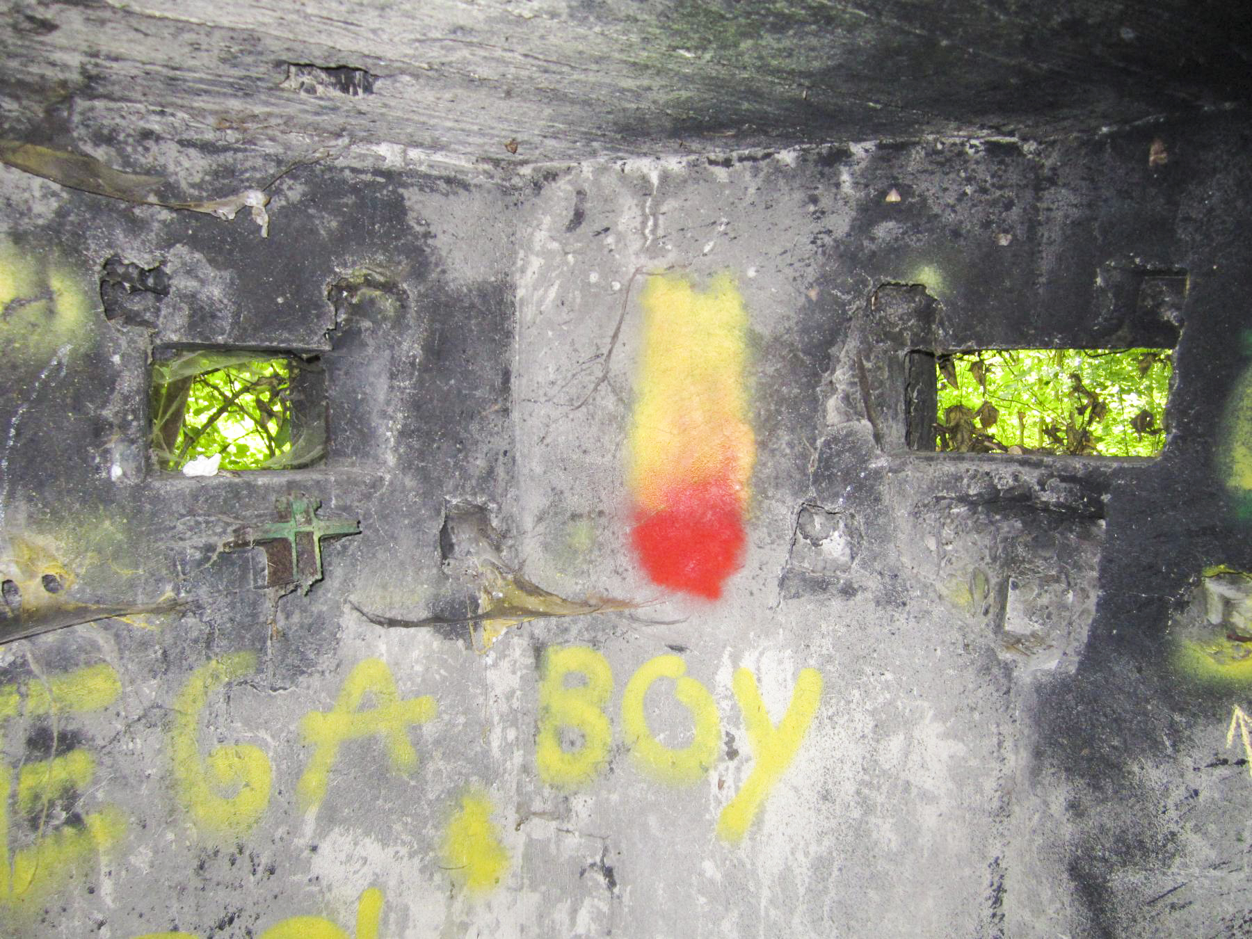 Ligne Maginot - HAUTE DIGUE 3 - (Blockhaus pour arme infanterie) - Chambre de tir - créneaux frontal et latéral droit - G.Fuchs
