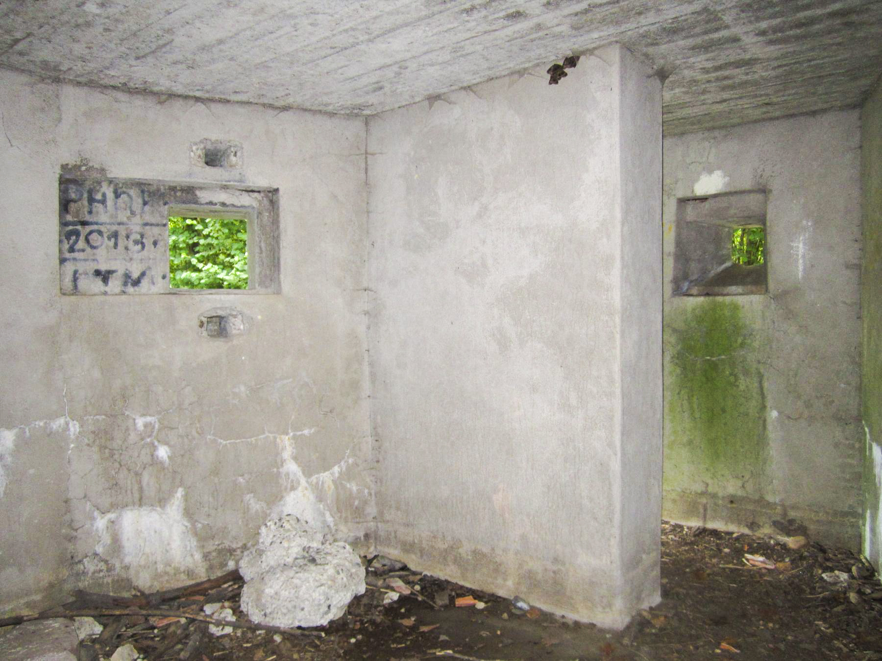 Ligne Maginot - HAUTE DIGUE 8 - (Blockhaus pour arme infanterie) - Chambre de tir
Créneau mitrailleuse droit - G.Fuchs