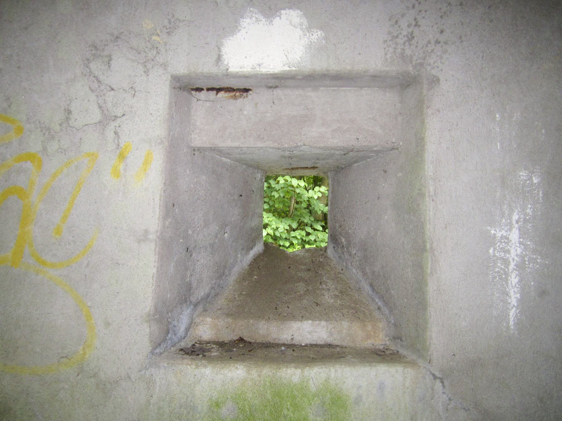 Ligne Maginot - HAUTE DIGUE 8 - (Blockhaus pour arme infanterie) - Créneau frontal de défense rapprochée - G.Fuchs