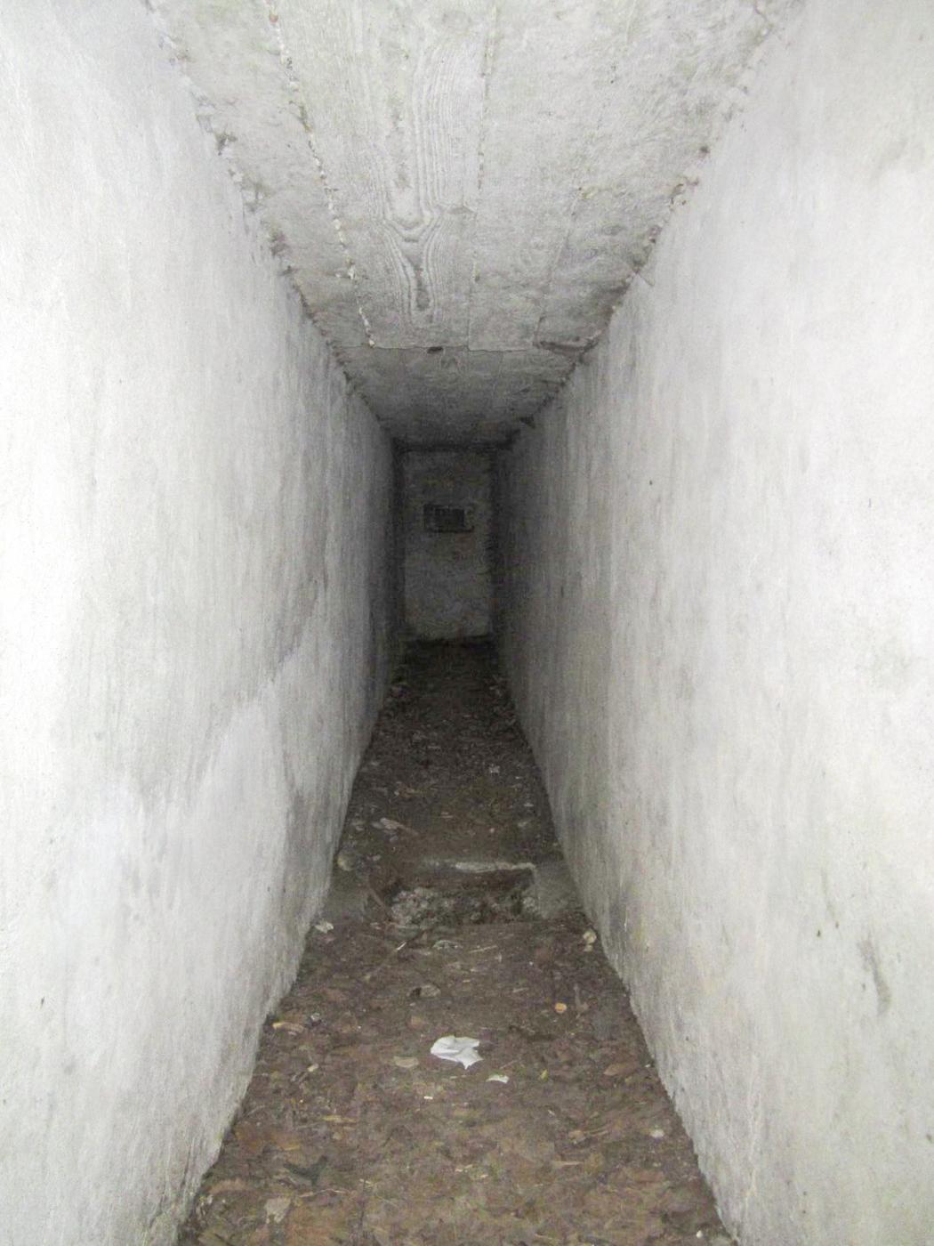 Ligne Maginot - HAUTE DIGUE 6 - (Blockhaus pour arme infanterie) - Galerie sous la digue - G.Fuchs