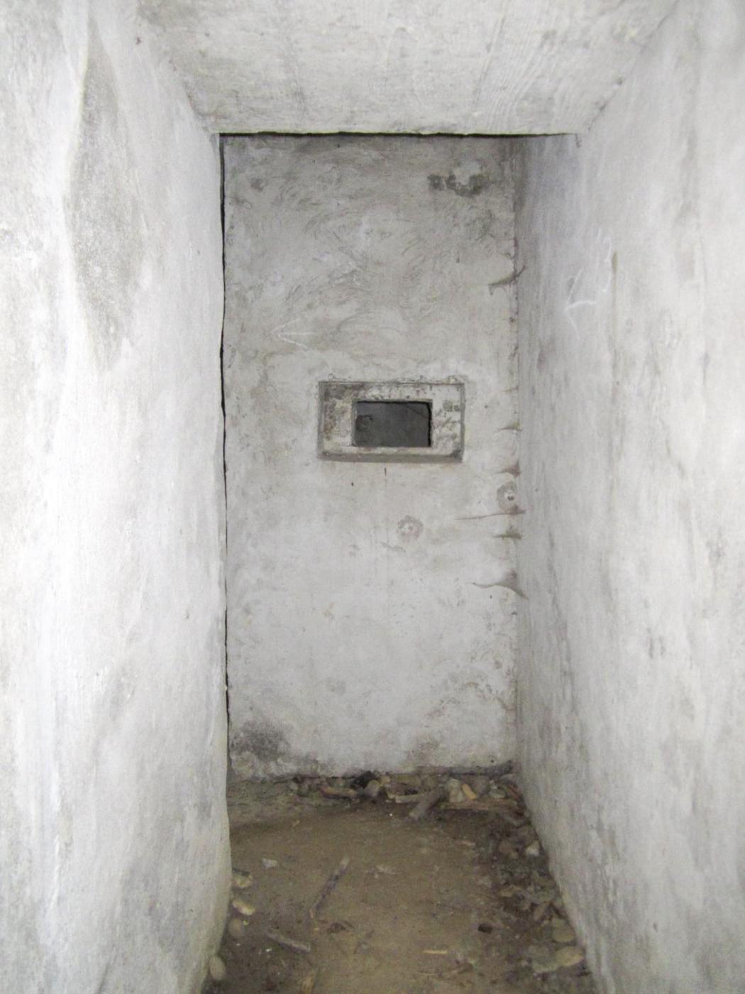 Ligne Maginot - HAUTE DIGUE 6 - (Blockhaus pour arme infanterie) - Accès à la chambre de tir et créneau de défense rapprochée de la galerie - G.Fuchs