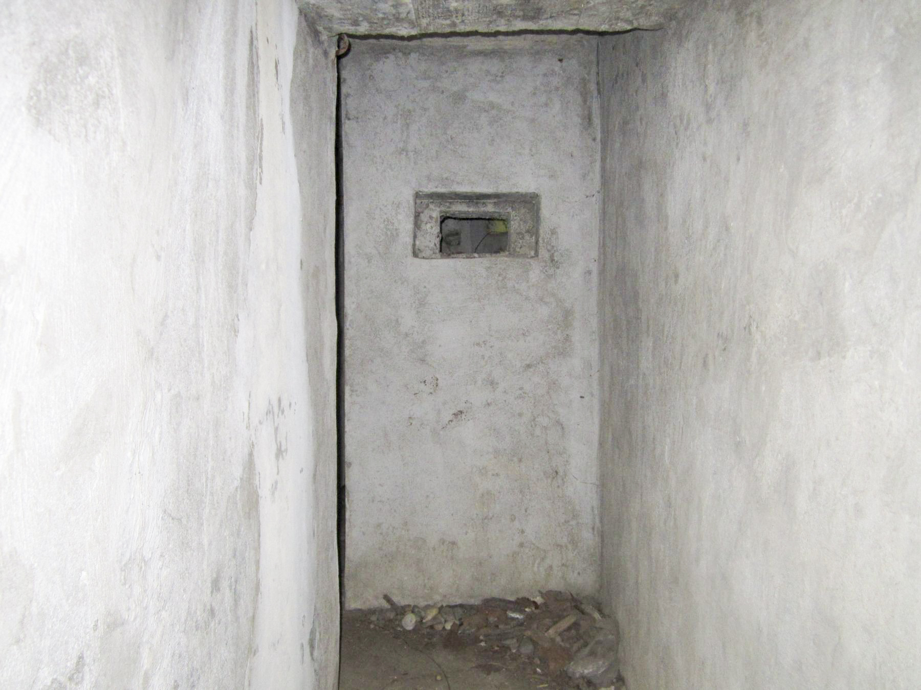 Ligne Maginot - HAUTE DIGUE 10 - (Blockhaus pour arme infanterie) - Créneau de défense rapprochée de la galerie - G.Fuchs