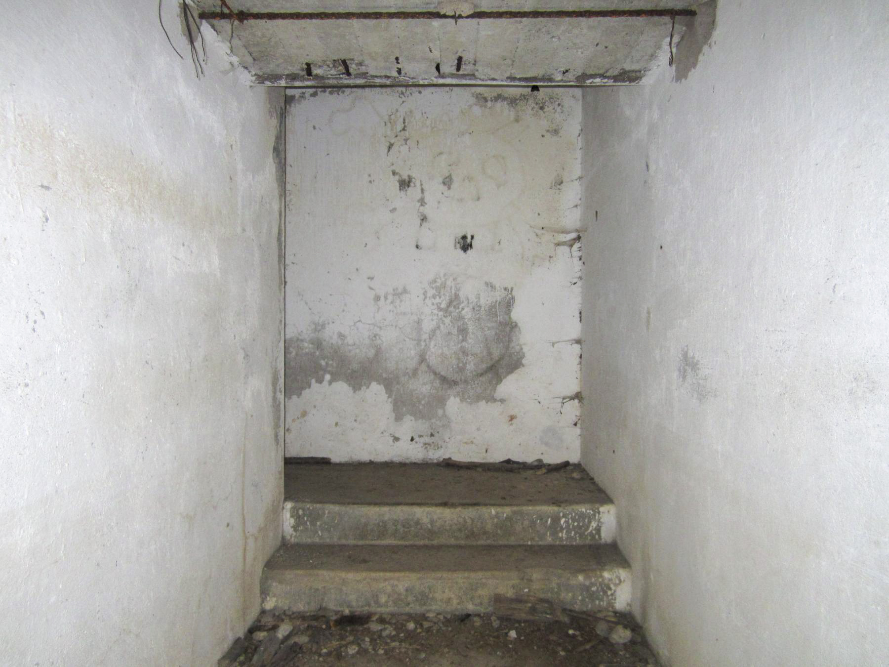 Ligne Maginot - HAUTE DIGUE 9 - (Blockhaus pour arme infanterie) - Accès à la chambre de tir, à l'extrémité de la galerie - G.Fuchs