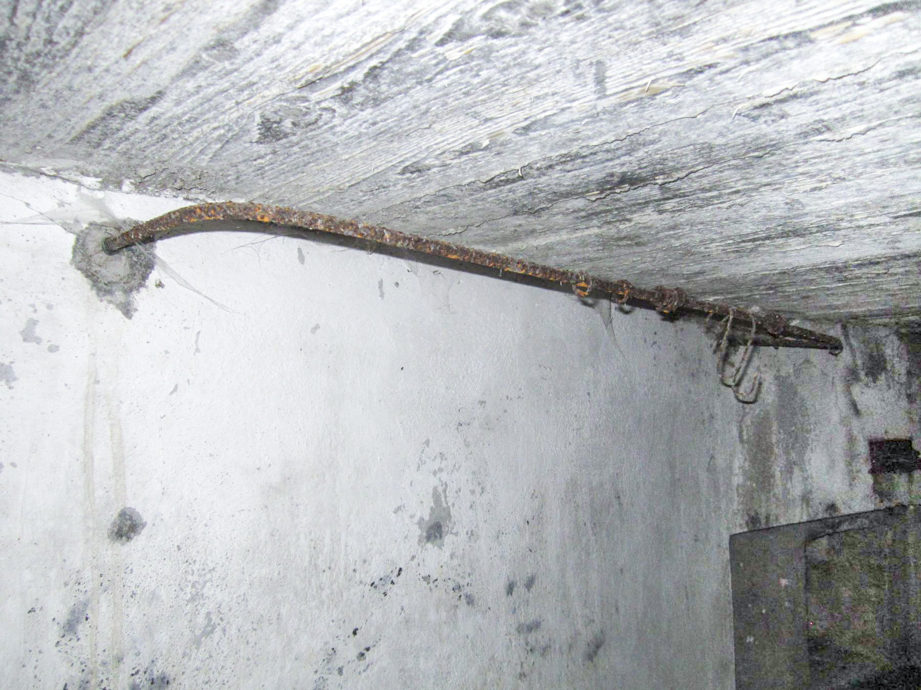 Ligne Maginot - HAUTE DIGUE 9 - (Blockhaus pour arme infanterie) - Support dans la chambre de tir - G.Fuchs