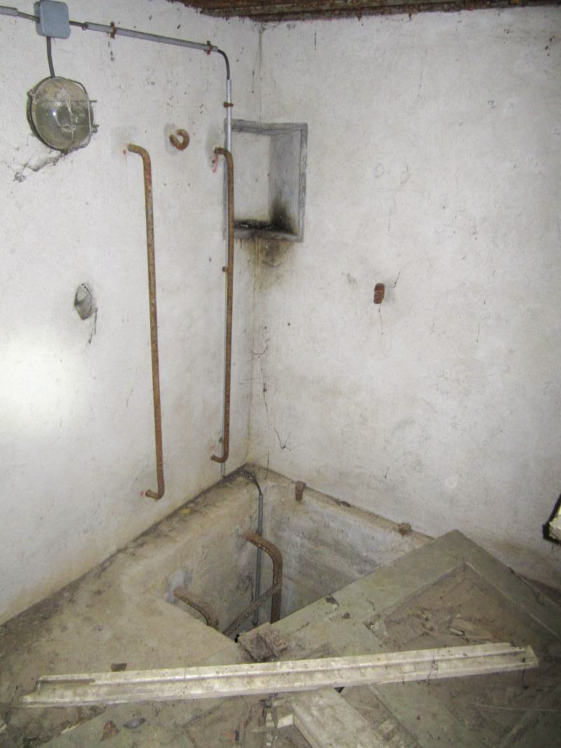 Ligne Maginot - I12 - (Blockhaus pour arme infanterie) - Puits donnant accès à l'abri I 12 - Gregory Fuchs