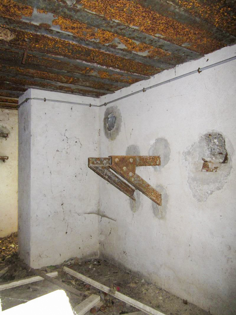 Ligne Maginot - I12 - (Blockhaus pour arme infanterie) - Support ventilateur - Gregory Fuchs