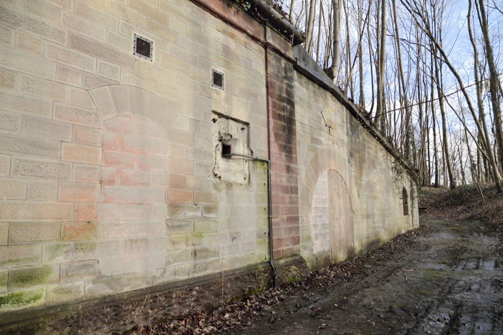 Ligne Maginot - OUVRAGE NEUF-EMPERT - (Ouvrage d'infanterie) - Façade de l'abri de l'ouvrage - Les Gardiens du Rhin