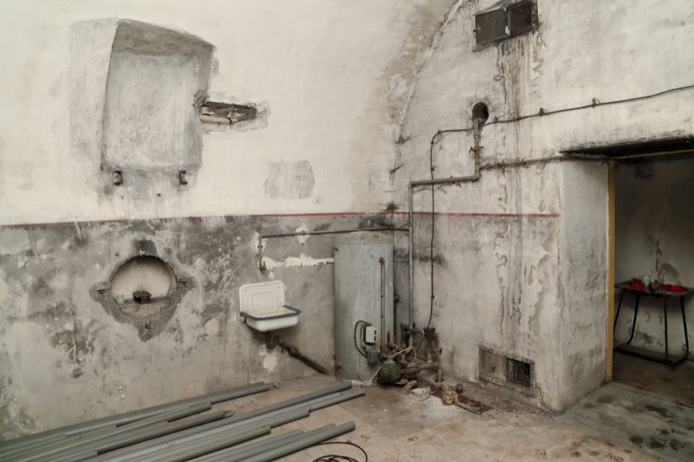 Ligne Maginot - OUVRAGE NEUF-EMPERT - (Ouvrage d'infanterie) - Cuisine de l'abri, avec des peintures semblant plus récente (années 30 ?) - Les Gardiens du Rhin