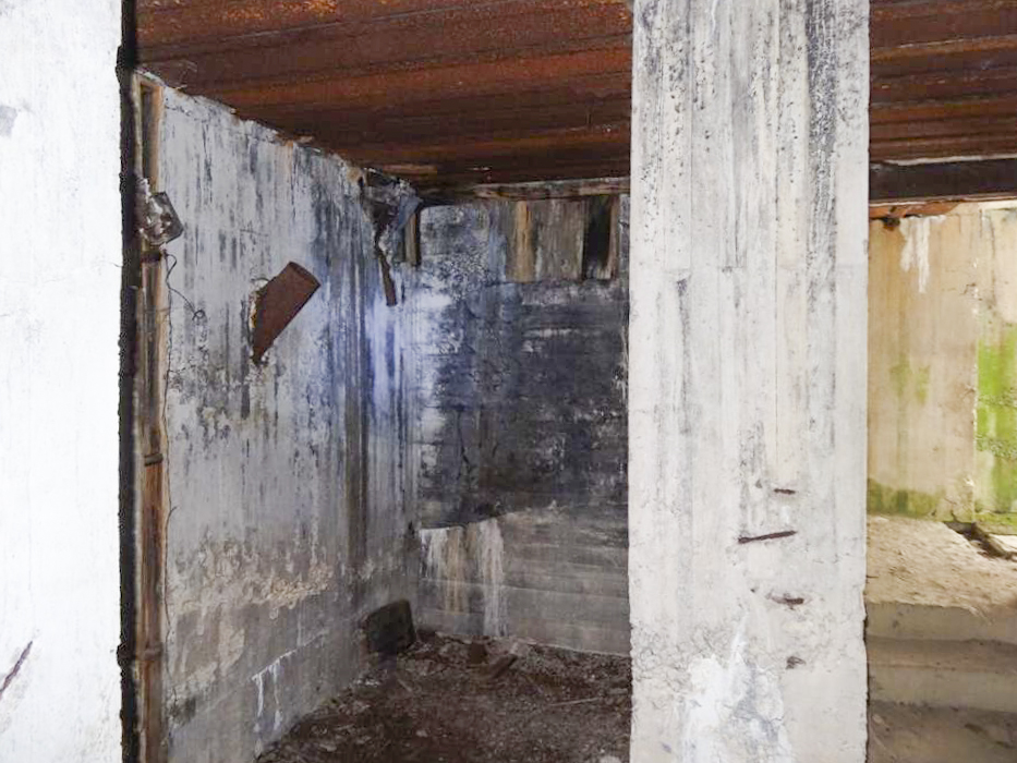 Ligne Maginot - PAYSANS OUEST - (Blockhaus pour arme infanterie) - Local indéterminé à gauche et couloir d'entrée à droite - Lionnel  SPERANDIO