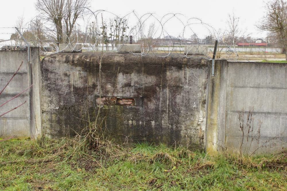 Ligne Maginot - ROUTE DE NEUHOF SUD - (Blockhaus pour arme infanterie) - Vue de la façade de tir - Les Gardiens du Rhin