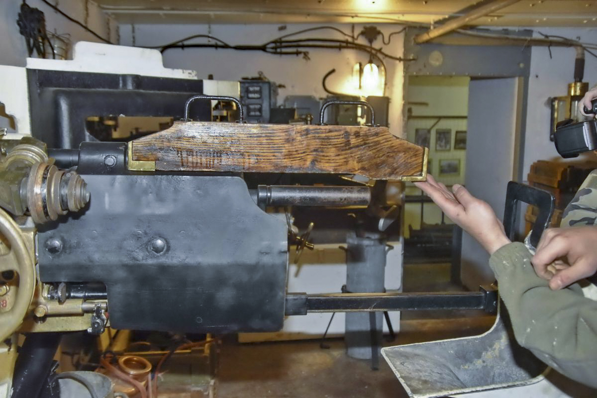 Ligne Maginot - GRAND LOT - C36 - (Casemate d'infanterie - Double) - Cale en bois qui sert à ramener le canon, si le retour ne se fait pas automatiquement - D.Froehly