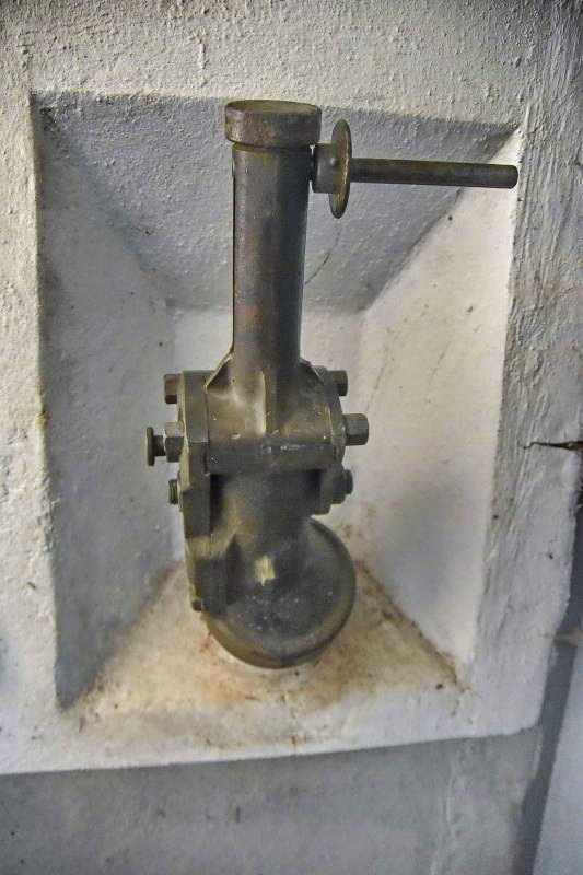 Ligne Maginot - GRAND LOT - C36 - (Casemate d'infanterie - Double) - Goulotte lance-grenades - D.Froehly