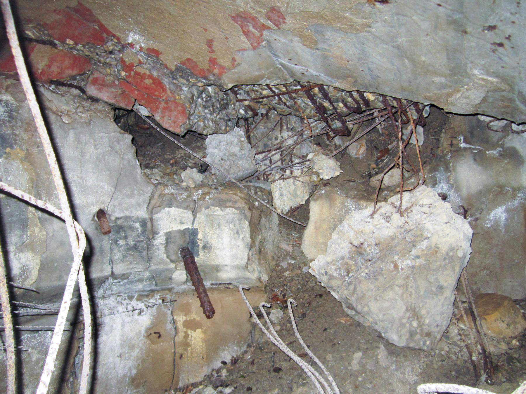 Ligne Maginot - PFAFFENSCHLICK SUD - (Blockhaus pour arme infanterie) - La coupole mitrailleuse sud détruite - Gregory Fuchs