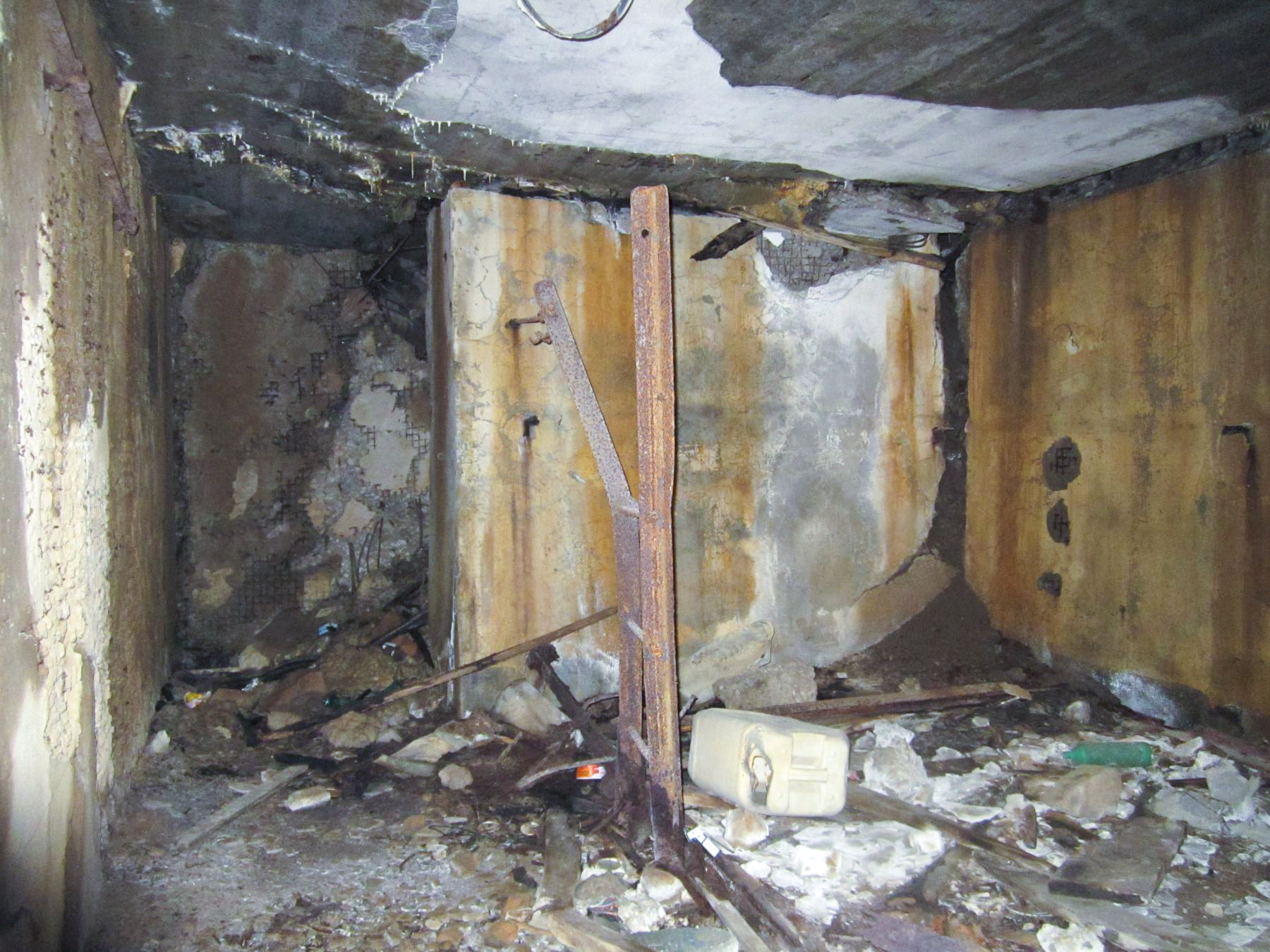 Ligne Maginot - PFAFFENSCHLICK SUD - (Blockhaus pour arme infanterie) - Local de vie, entre les deux coupoles - Gregory Fuchs