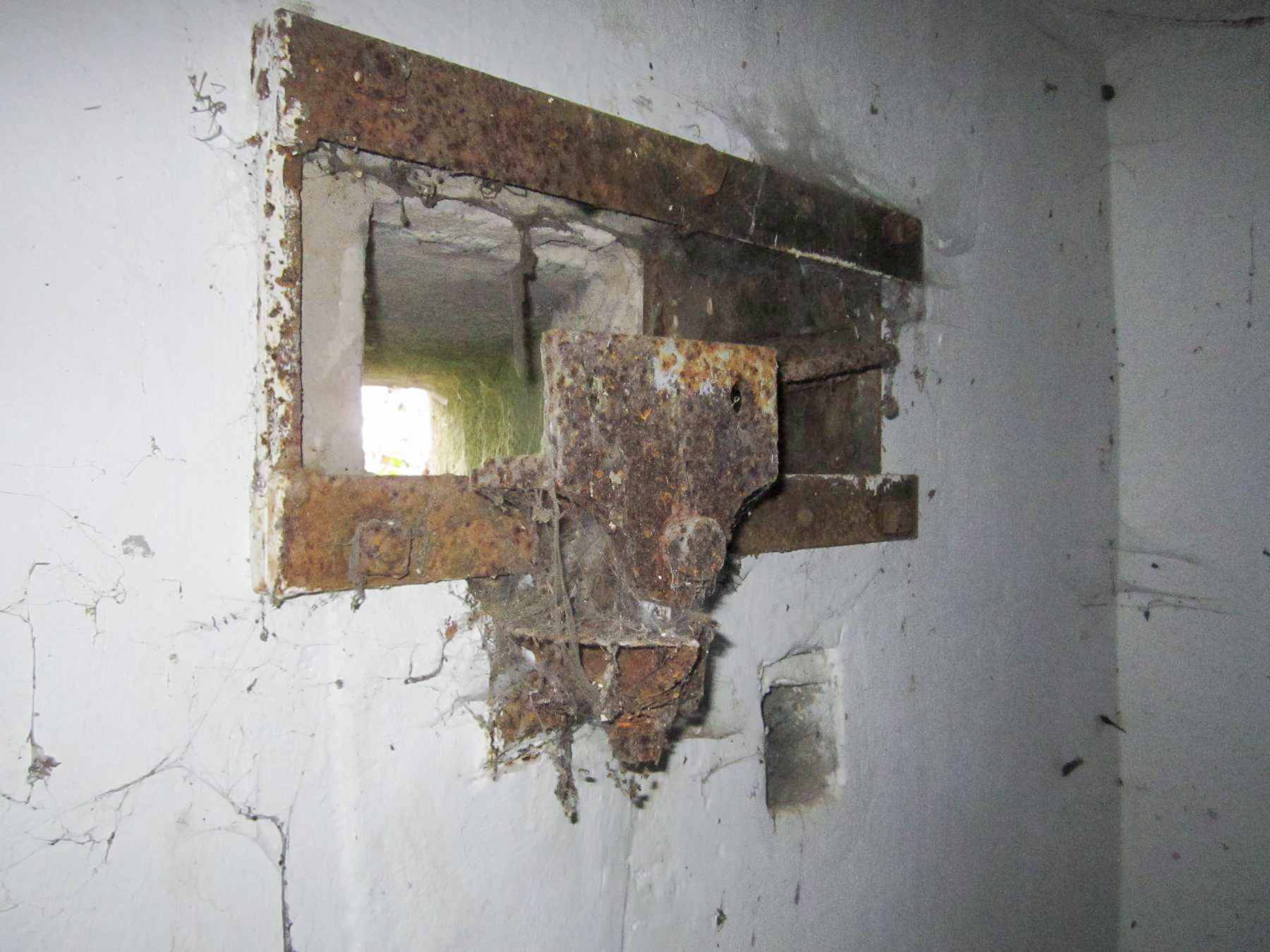 Ligne Maginot - DRACHENBRONN - (Blockhaus pour arme infanterie) - Créneau mitrailleuse de droite - Gregory Fuchs