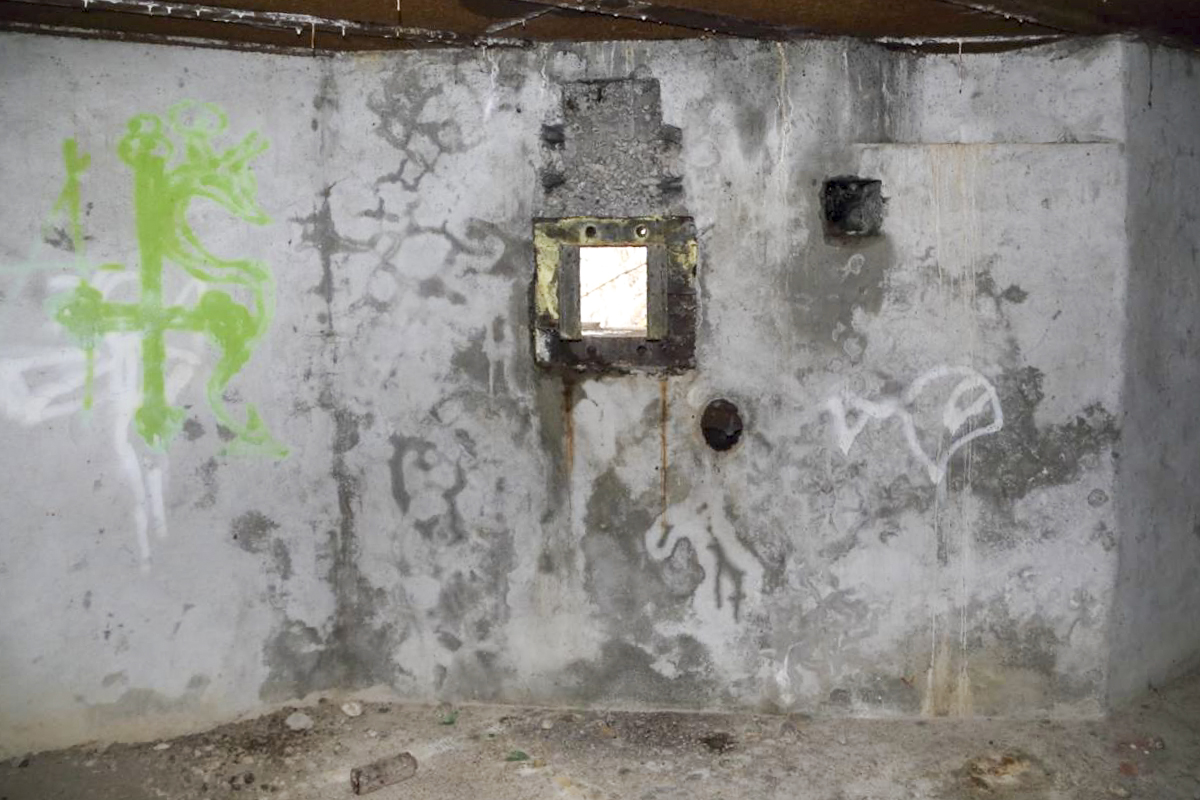 Ligne Maginot - ALTSCHOLLEN - (Blockhaus pour arme infanterie) - Embrasure gauche - A. SCHOEN