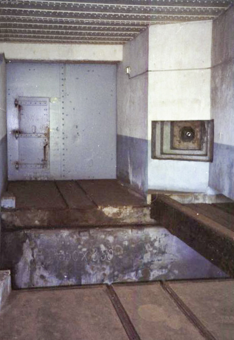 Ligne Maginot - SIMSERHOF - (Ouvrage d'artillerie) - Entrée munitions
Fossé antichar ouvert - JFK