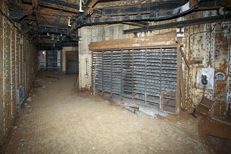 Ligne Maginot - HOCHWALD - (Ouvrage d'artillerie) - Bloc 12 
Casiers à munitions du bloc - GRUBER Franck