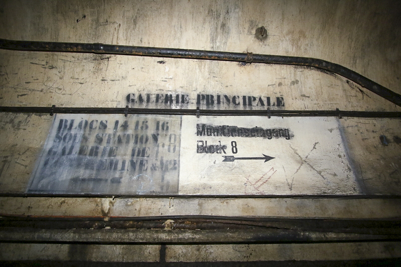 Ligne Maginot - HOCHWALD - (Ouvrage d'artillerie) - Avants Ouest
Signalisation en français et en allemand - GRUBER Franck