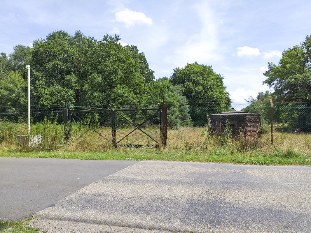 Ligne Maginot - NEUBOURG - (Depot du Génie) - Entrée de la voie ferrée de service du dépôt - Gregory Fuchs