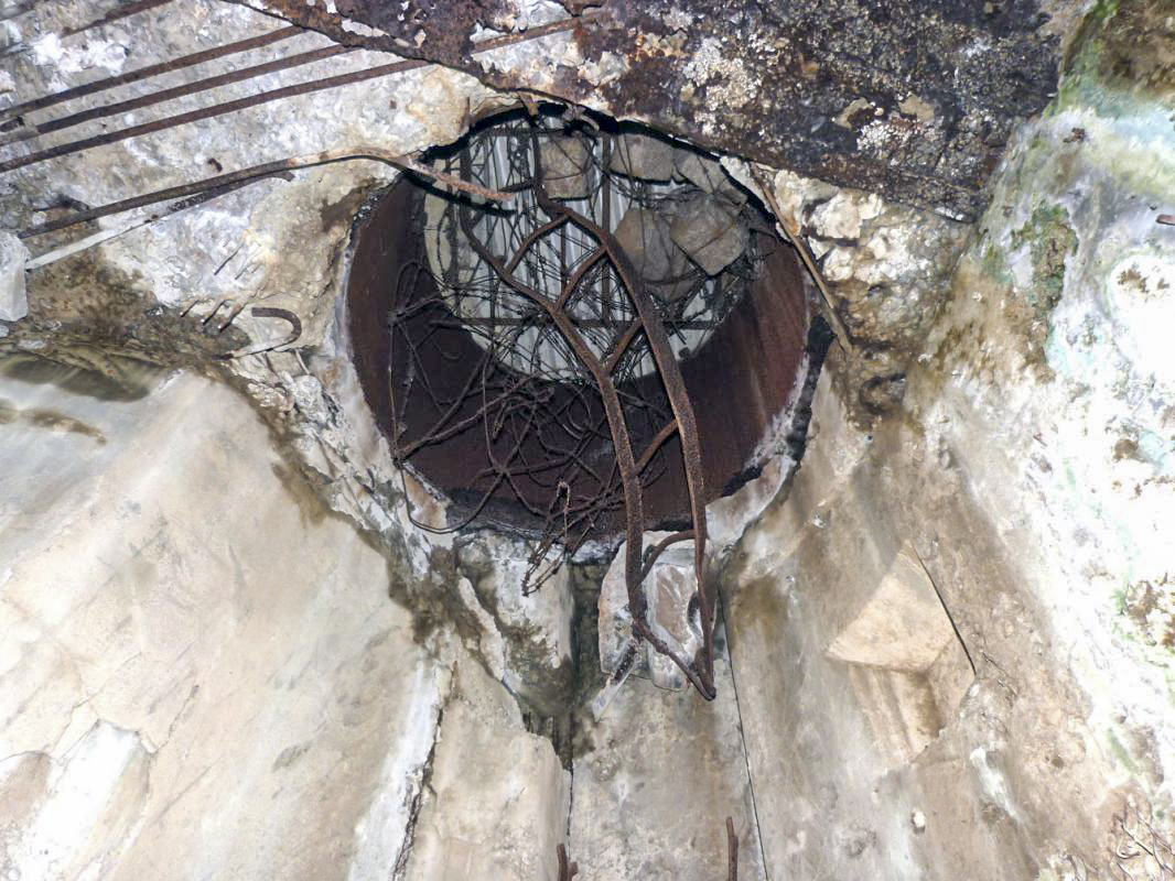 Ligne Maginot - BREITENACKER NORD - (Casemate d'infanterie - Simple) - Puits cloche GFM. - JMBrams