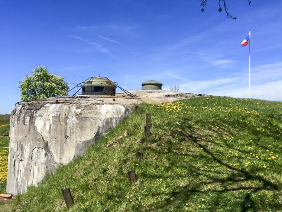 Ligne Maginot - LAUDREFANG - A37 - (Ouvrage d'infanterie) - Bloc 3
Cloche GFM Sud avec son support de camouflage et tourelle de mitrailleuses - NOEL Yves